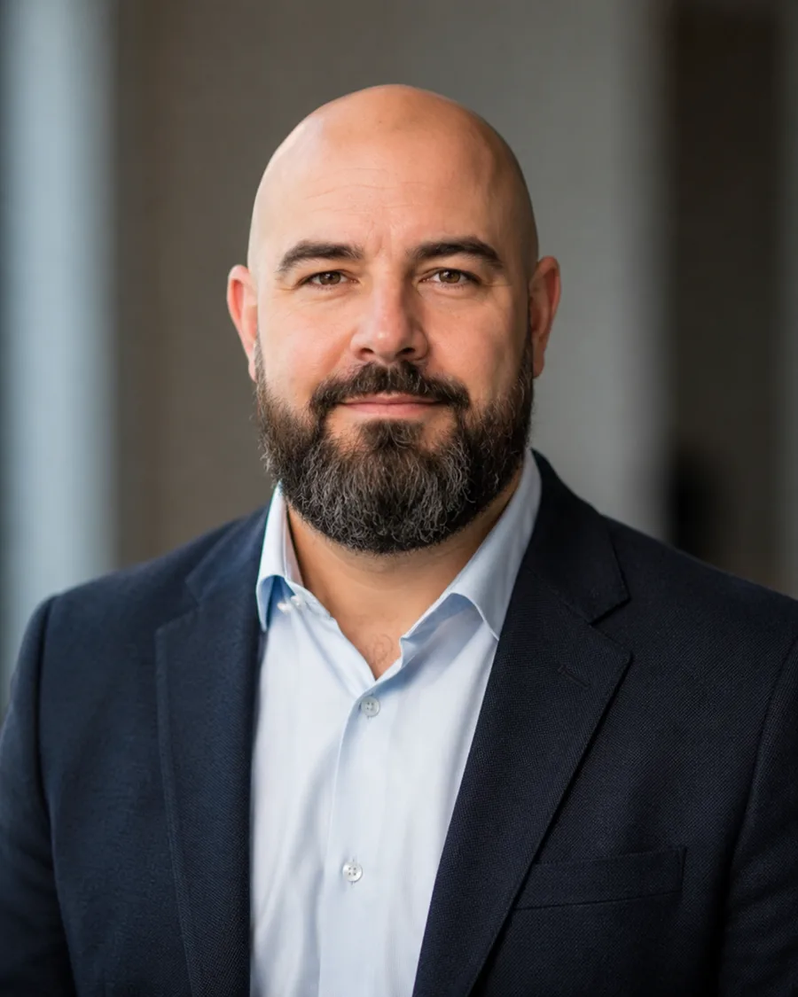 Radek, Administrative Director at ADR Finance Group.